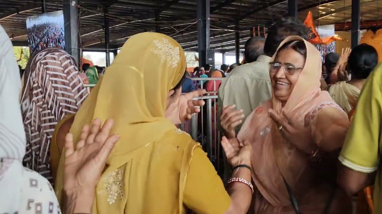 तेरे डमरू की धुन सुनकर मैं कासी नगरी आई हूं #girirajji#bhakti#ytvideo#trending#Vrindavan#