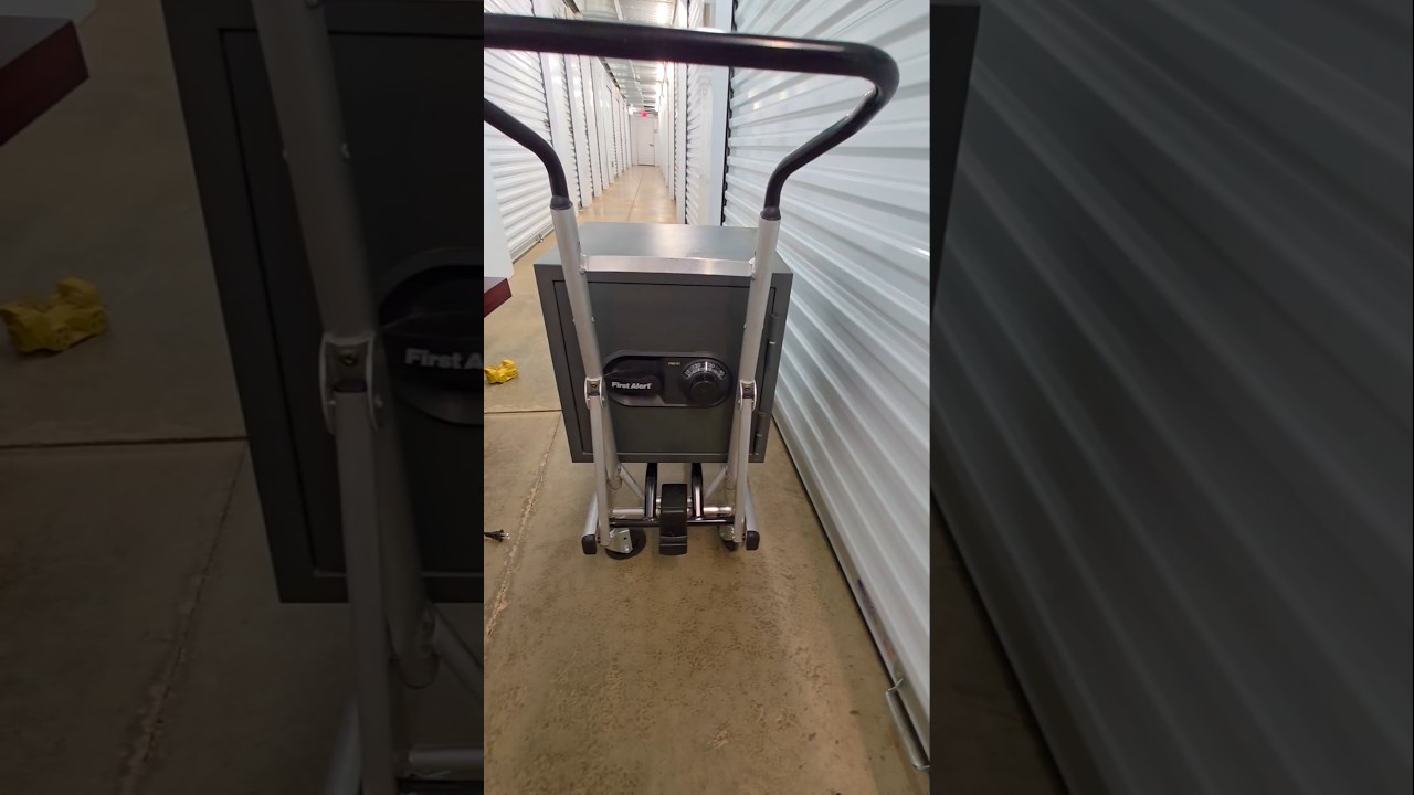 I Found a HUGE SAFE in an Abandoned Storage Unit! 
