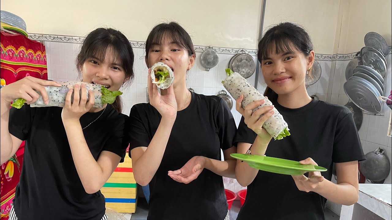 Chị Em Sinh 3 Làm Thử Thách Ăn Bánh Cuốn Siêu To Khủng Lồ - Khiến Ai Cũng Cười Sặc Sụa