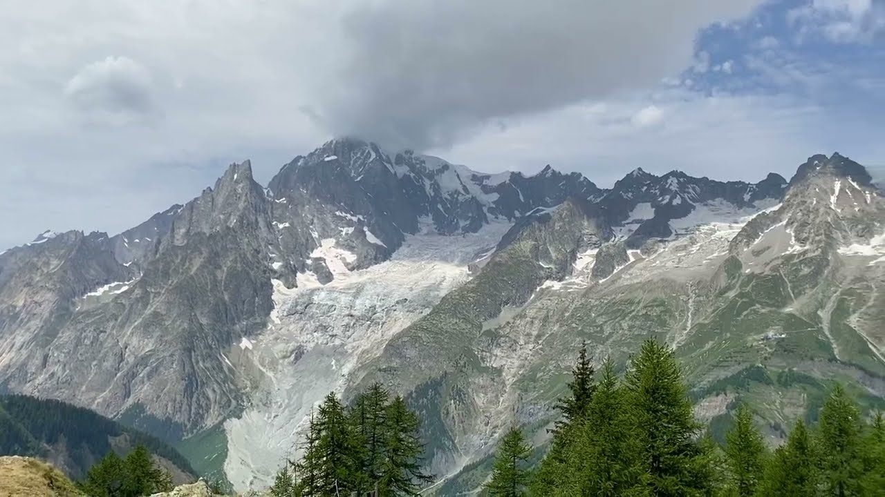 360&deg; showing the Mont Blanc massif from near Rifugio Bertone