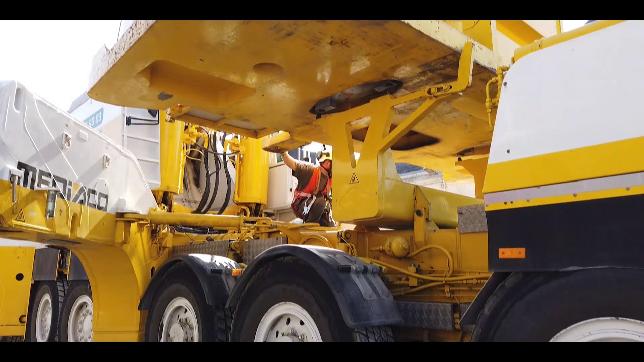 Levage d'une passerelle piétonne - MEDIACO - AC 500 TEREX