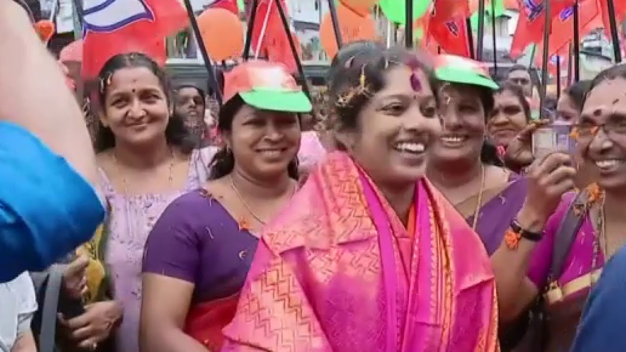 'ഞാനൊരു KSRTC ജീവനക്കാരന്റെ മകളാണ്, രാഷ്ട്രീയമായ കുടുംബ പാരമ്പര്യം എനിക്കില്ല'; Navya Haridas