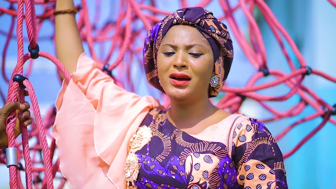 SOYAYYA OFFICIAL VIDEO A.Y Abdullahi Yusuf ft Safiya 