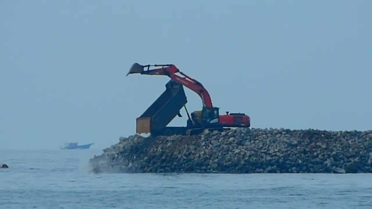 Vizhinjam international seaport Trivandrum