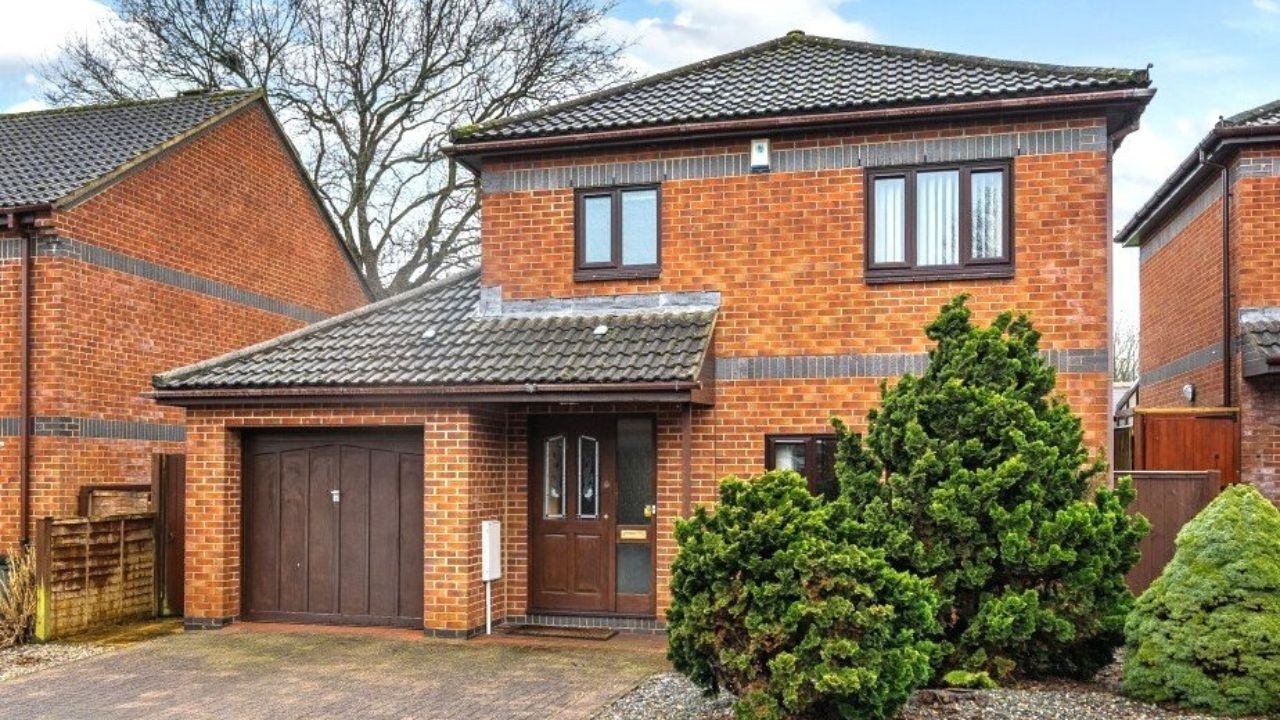 30 Manning Avenue, Cullompton