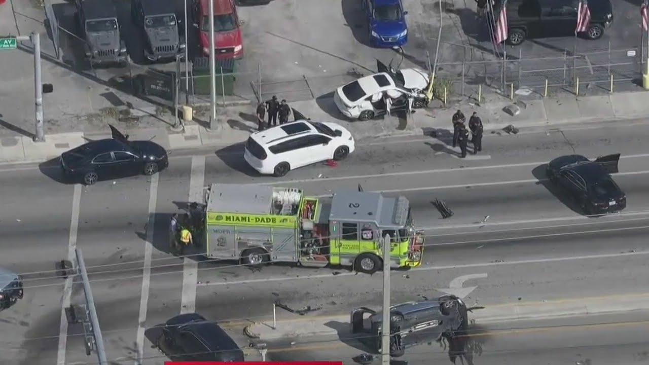 Police persuit ends in multi-vehicle crash in northwest Miami-Dade