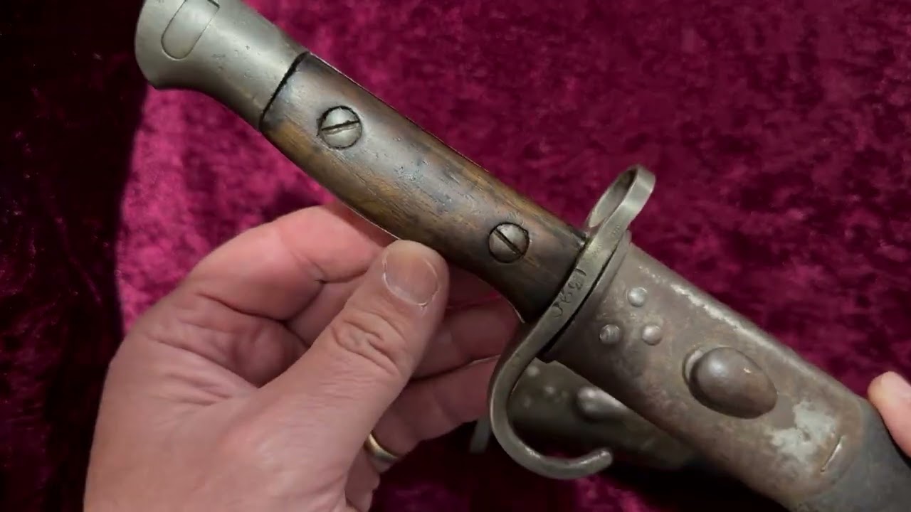 Английские и британские штыки образца 1907 года и редкий крючковатый квиллион...