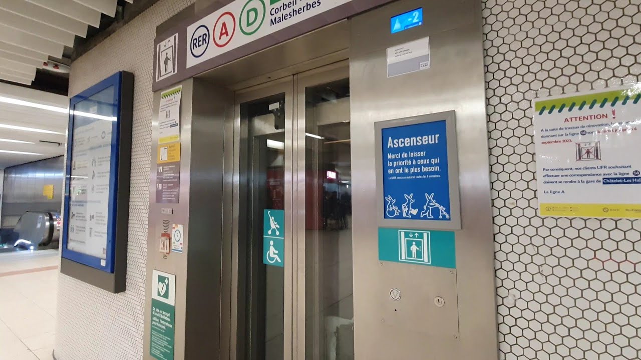 A Thyssen elevator @ Gare de Lyon, RER A + D direction south, Paris (France 🇲🇫)