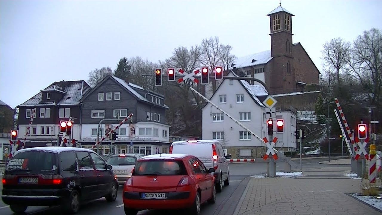 Spoorwegovergang Frankenberg (D) // Railroad crossing // Bahnübergang
