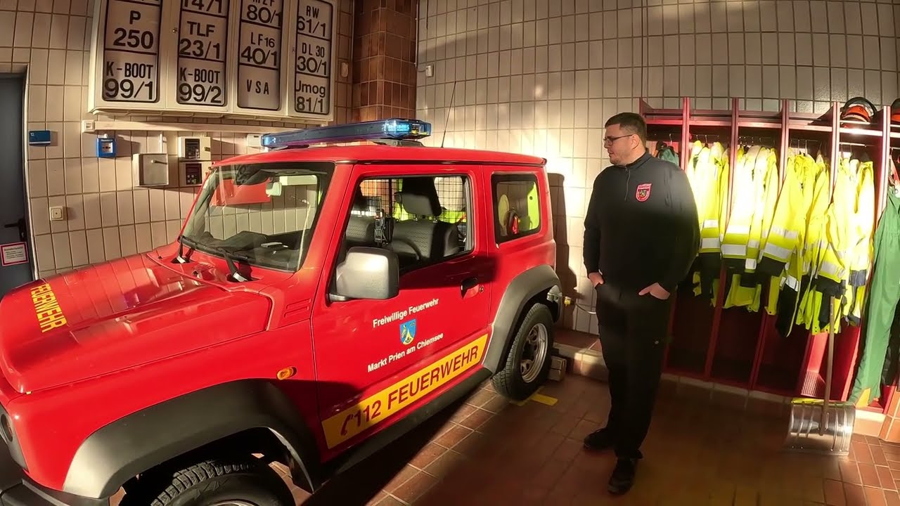 Der Suzuki Jimny  als KdoW der Freiwilligen Feuerwehr Prien am Chiemsee