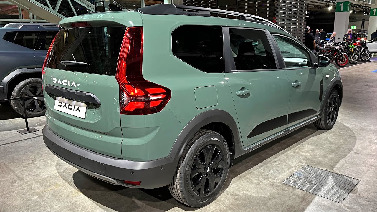 New Dacia Jogger Extreme Facelift 2023 (TCe 110) | 7 Seats | Exterior, Interior & Trunk
