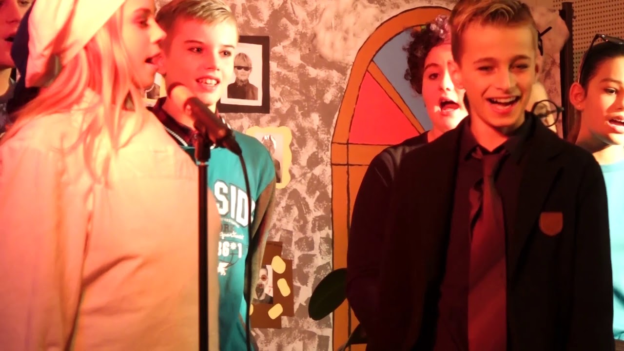 Groep 8 musical 't Gijmink 2020: Het dak er af!
