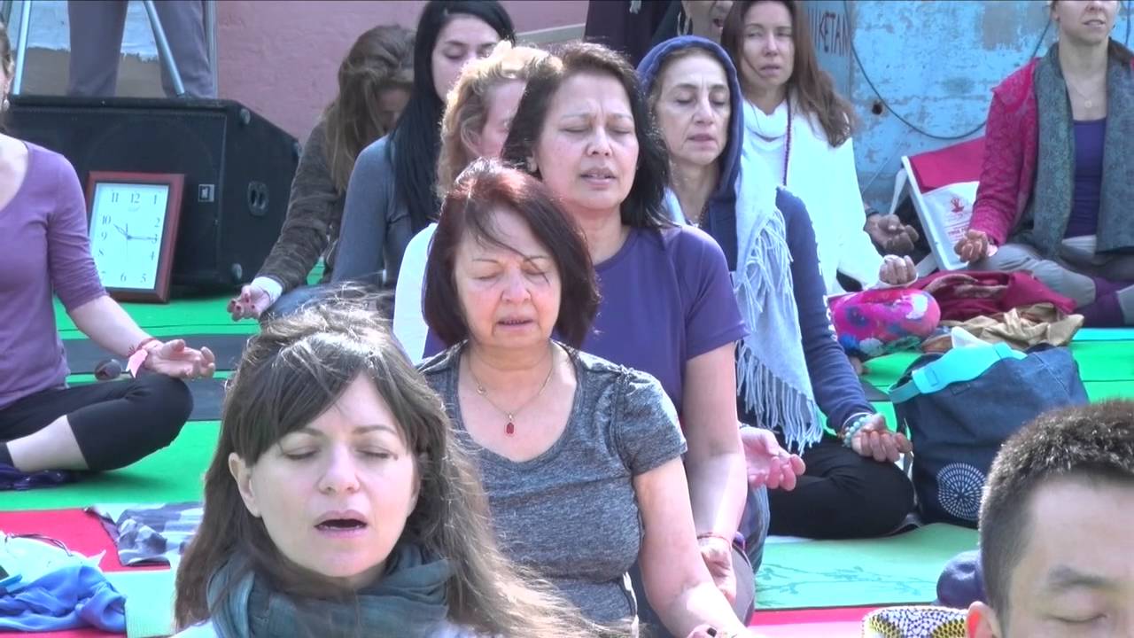 Gurmukh Kaur Khalsa - Kundalini Yoga: A Gathering