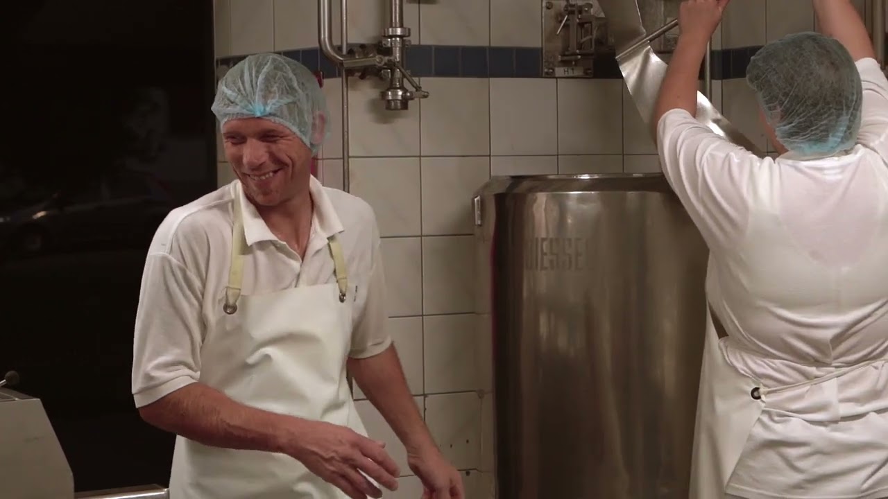 «Wir sind nicht nur Käser, auch Masseure.» - «Nous sommes non seulement fromagers, aussi masseurs.»