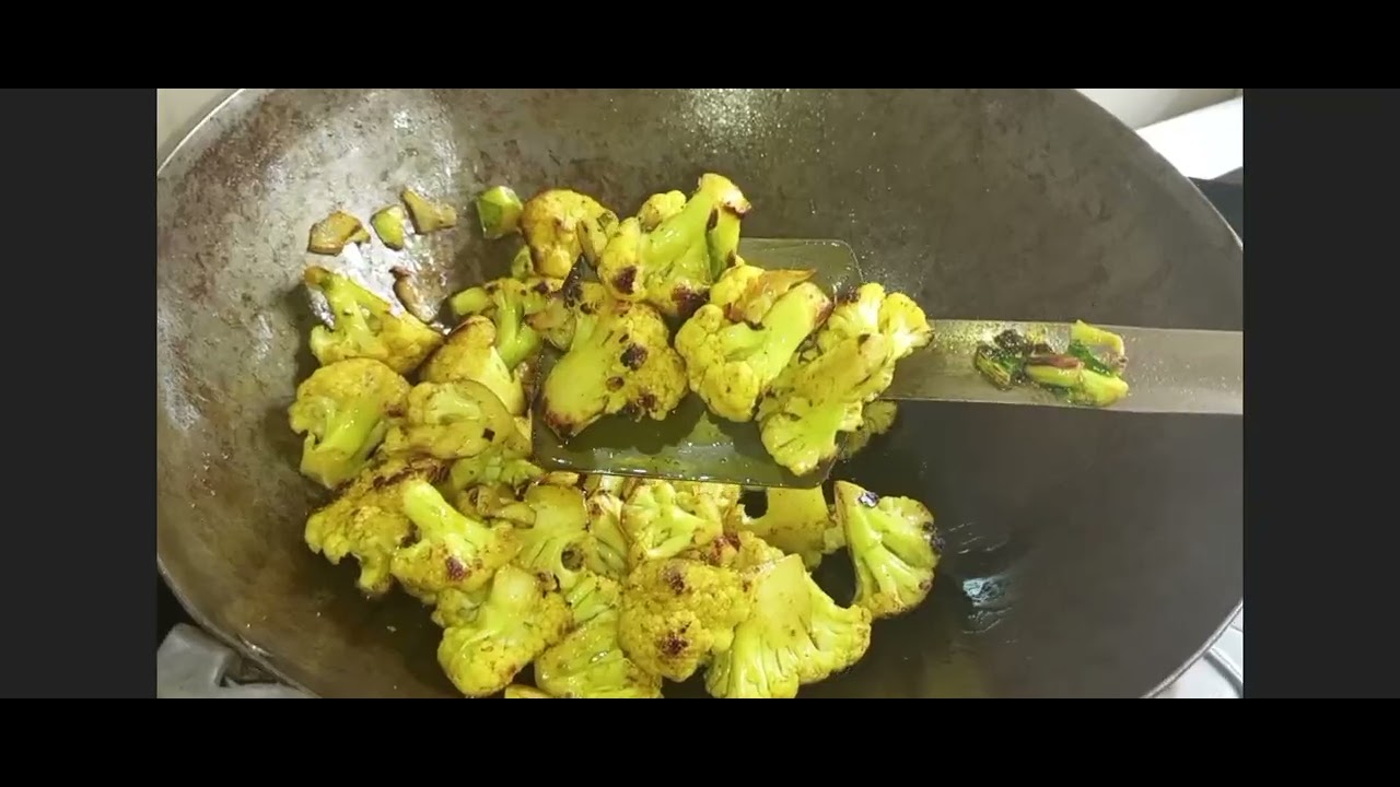 # allu kobi and muter ki sabji
