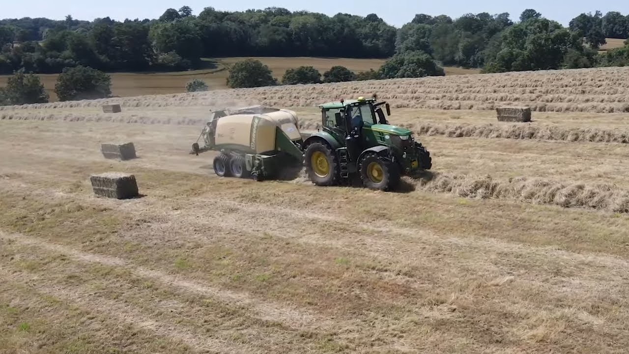 JOHN DEERE 6250R + KRONE  BIG PACK 890 SQUARE BALER IN HAY 2021!