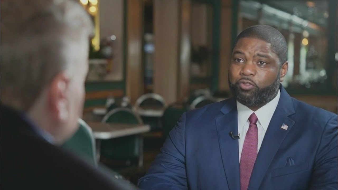 Trump-endorsed Byron Donalds campaigns in South Florida, calls for end to Cuban regime