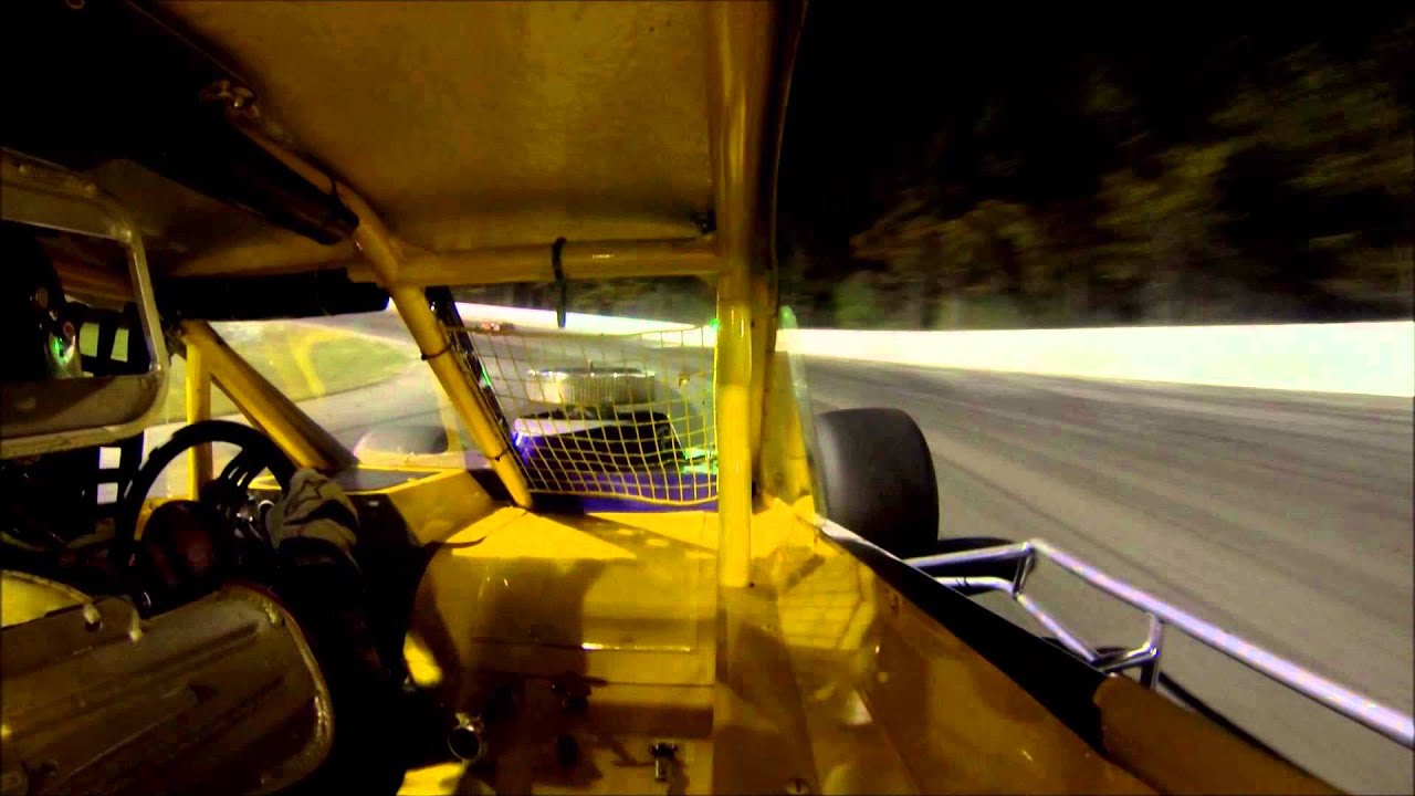 10-19-2013 Thompson Speedway VMRS Feature Race #85