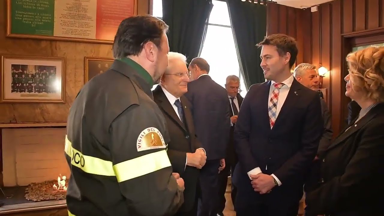 PDTE. DE ITALIA VISITA LA POMPA ITALIA
