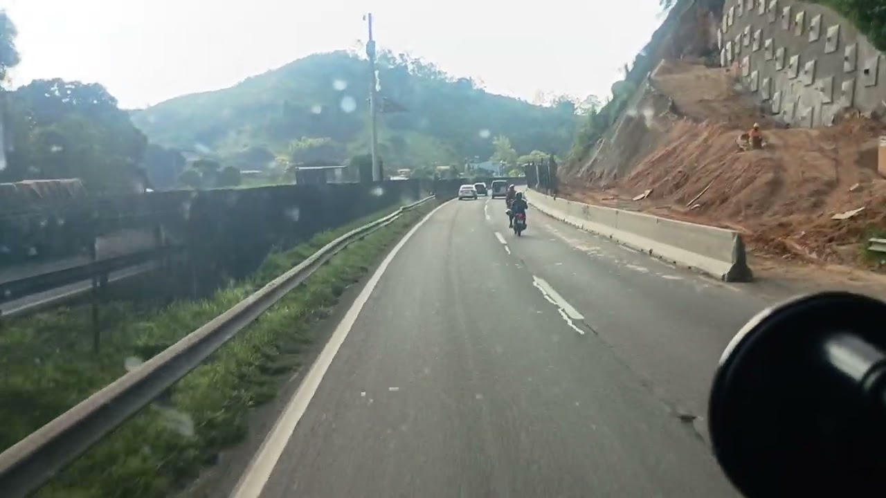 Uma parte de Seropédica RJ, obras na serra das Araras 