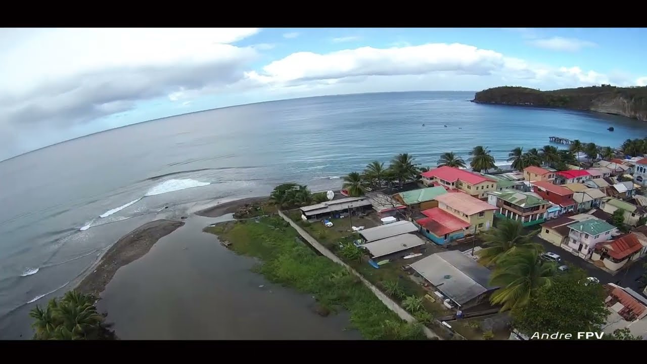 CANARIES, St. Lucia