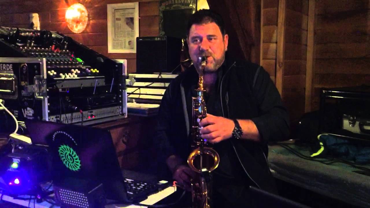 Sassofono, un bel mix di Foxtrot dal sax di Sandro