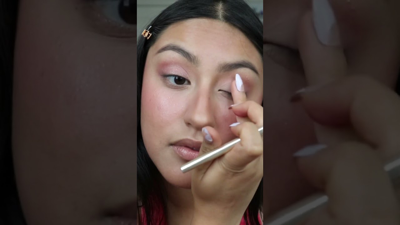 Hot girl makeup has entered the chat 💬 #hotgirlmakeup #hotgirlsummer #makeuptutorial #makeup