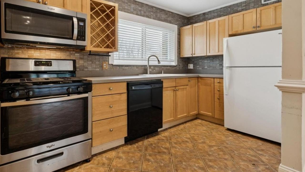 11611 VANTAGE HILL Road unit: 11B, RESTON, VA Presented by Richie Hanna.