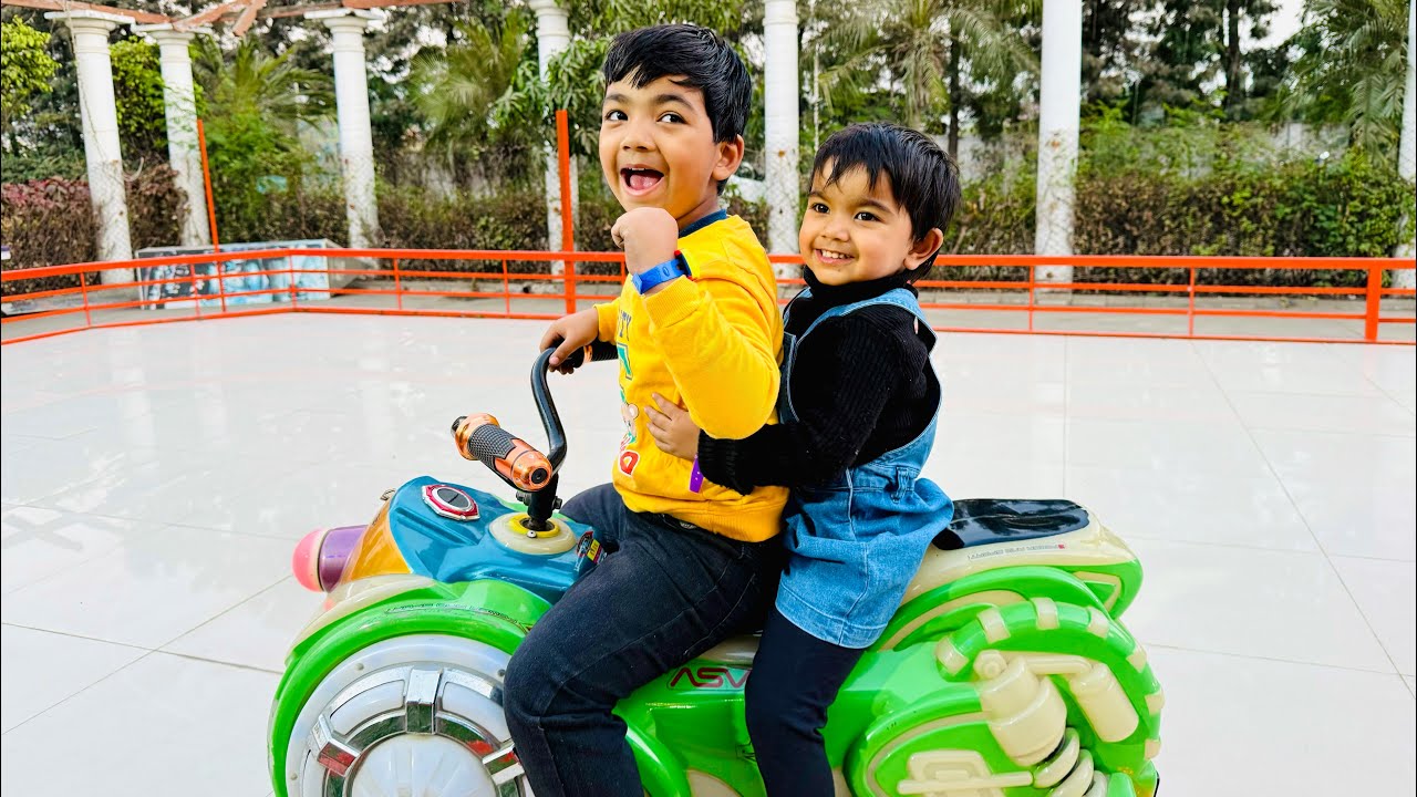 Krashiv aur Kashvi ki bike riding 🥰