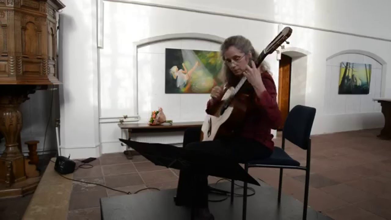 Elena Papandreou plays Tango en Skaï by Roland Dyens