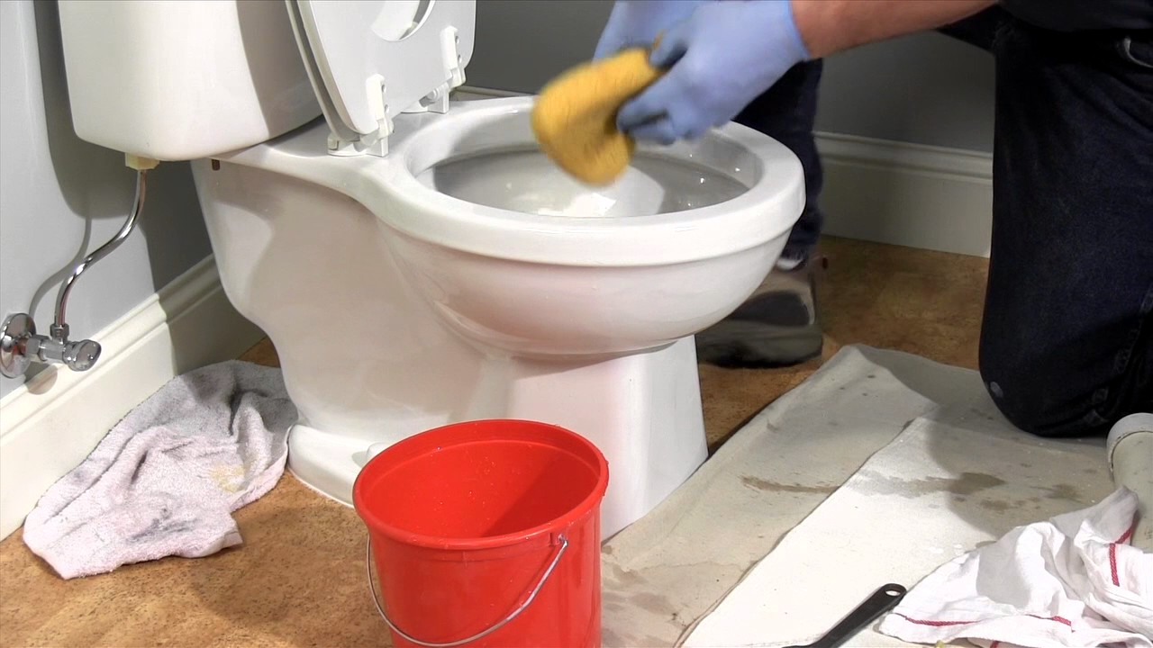 How to Remove a Toilet