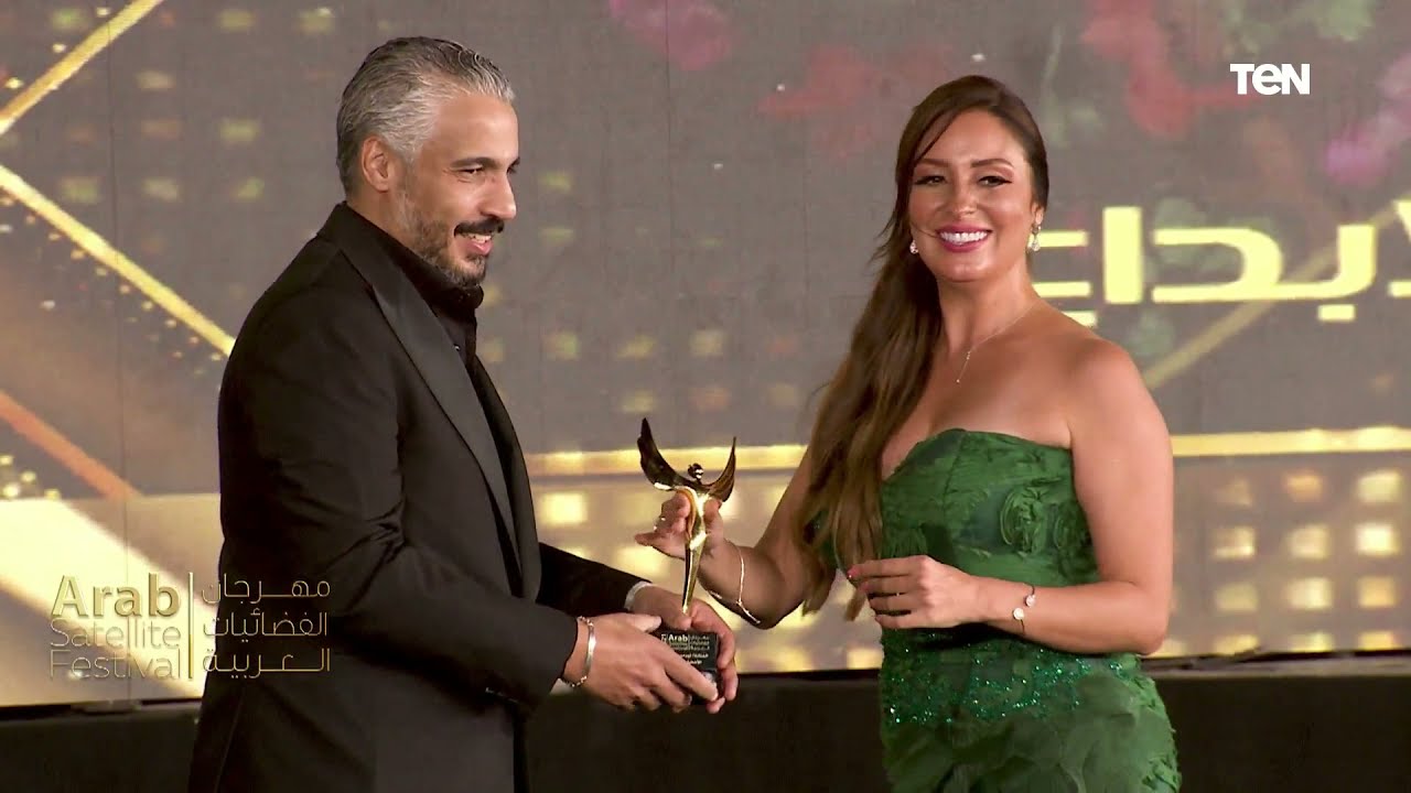 تكريم الفنانة نرمين الفقي بجائزة الإبداع عن دورها في 