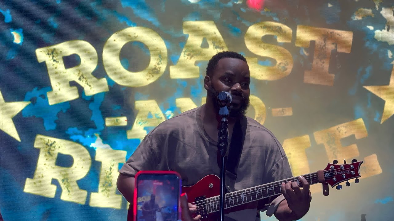 Aziz Azion Shuts Down the Stage with an Incredible Live Show