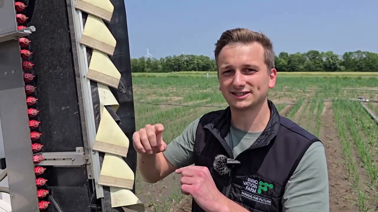 &Ouml;kologischer Pflanzenschutz durch Spotspraying | Spotsprayer ecorobotix ARA