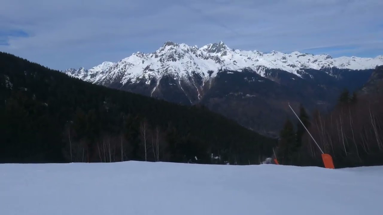 Alps france skiing  resort alpe d¨huez  red piste  vaujany  alps mountains