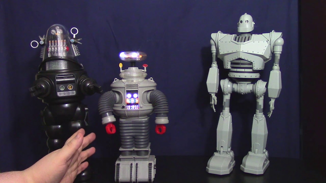 Walmart Exclusive Walking & Talking Robby the Robot and Iron Giant Review