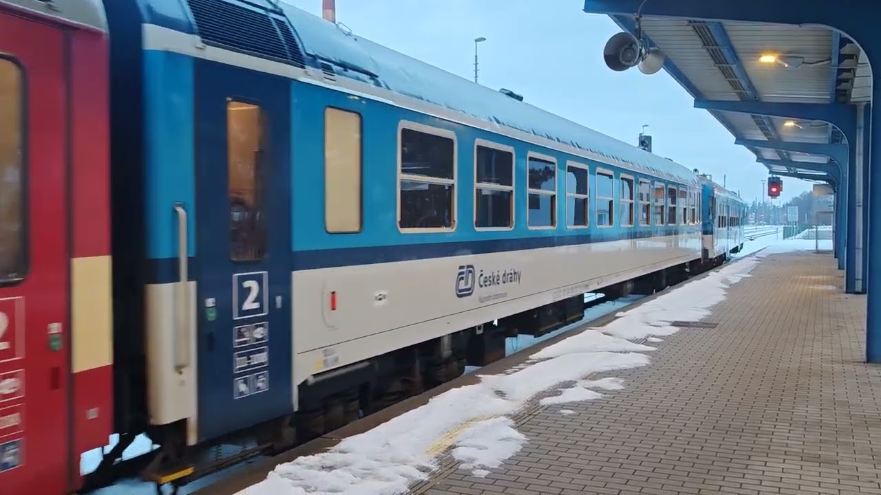 VEČERNÍ PERNŠTEJN PŘIJÍŽDÍ K NÁSTUPIŠTI V ZR - 21.2. 2026