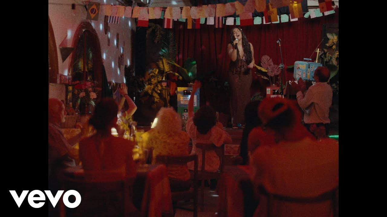 Angela Leiva, Carolina Ross - Qué Me Vas A Dar (Cumbia)