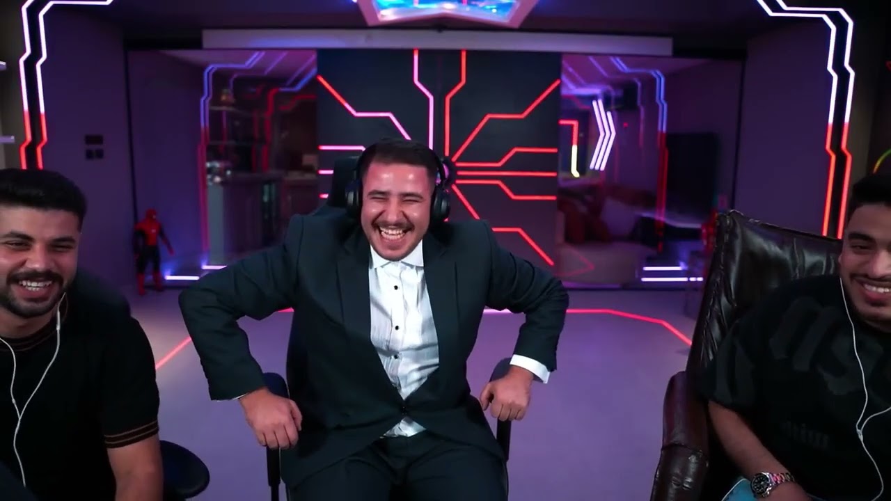 شاهد عبسي لبس البدله وصار مطرب 🤣🤣