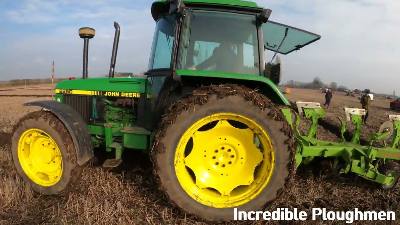 1990 John Deere 2650 3.9 Litre 4-Cyl Diesel Tractor (78 HP) With Dowdeswell Plough Newborough 2025