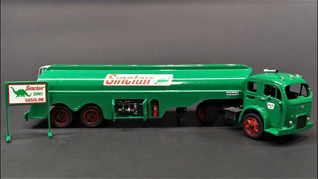 White Fruehauf Sinclair US Army Gas Truck 1/48 Scale Model Kit Build Review Atlantis 1402