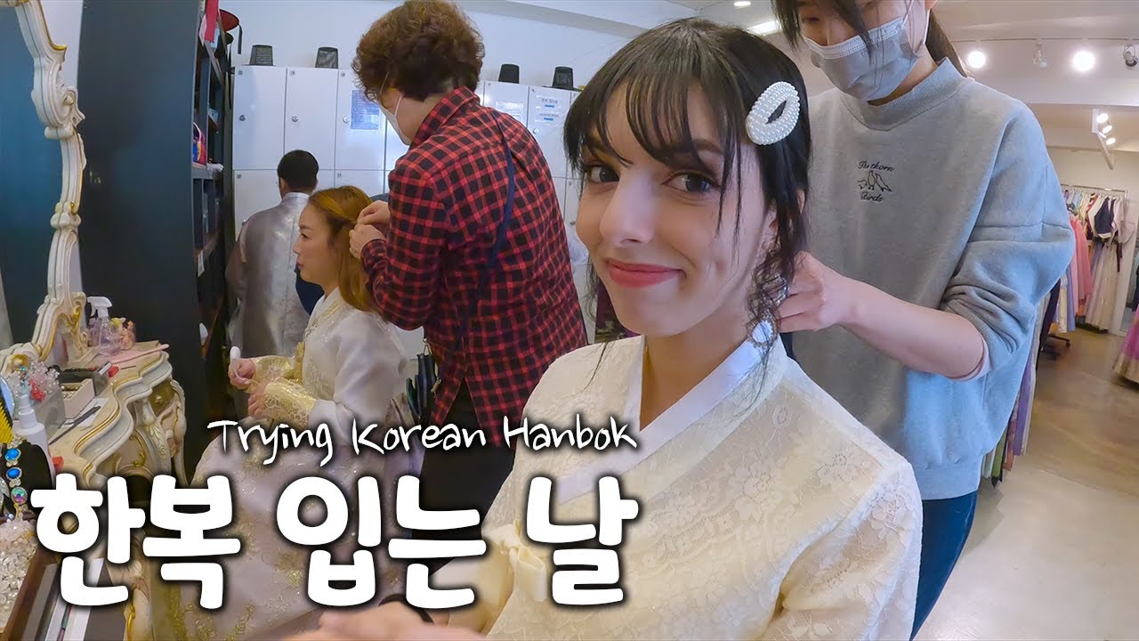 Наконец она попробовала Hanbok, о котором мечтала, прежде чем вернуться в Морокко