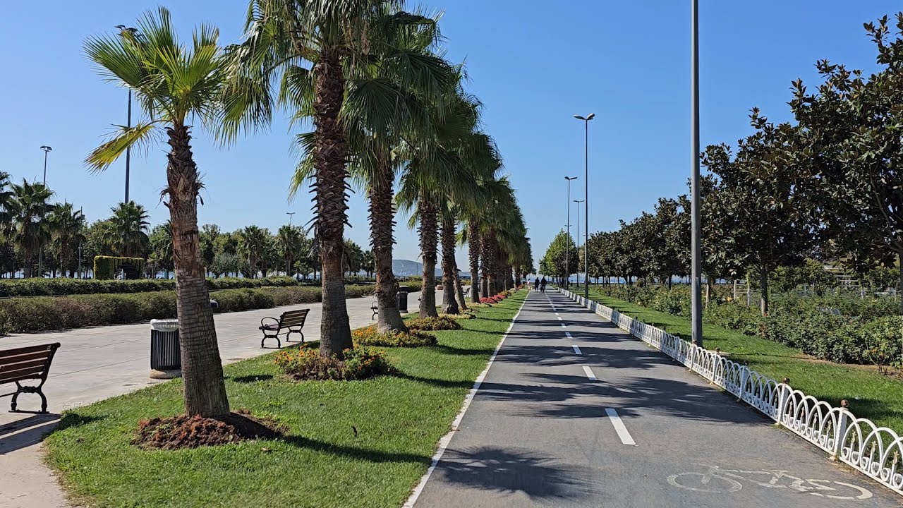 İstanbul Maltepe Sahil Park Deniz Yeşil