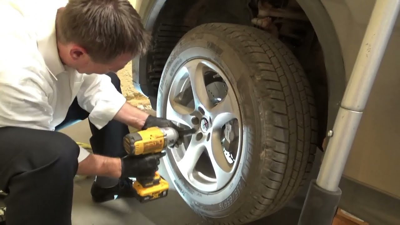 2018 Alfa Romeo, Stelvio, Front Brake Rotor and Pad Replacement  234k