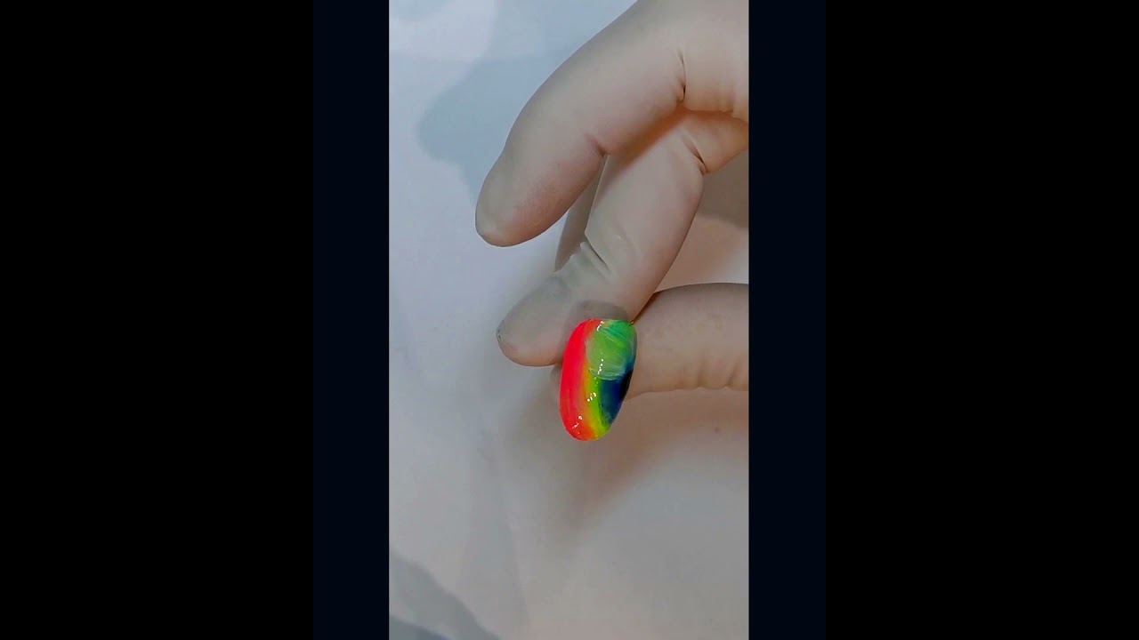 Nail Art - Wet on Wet Flower