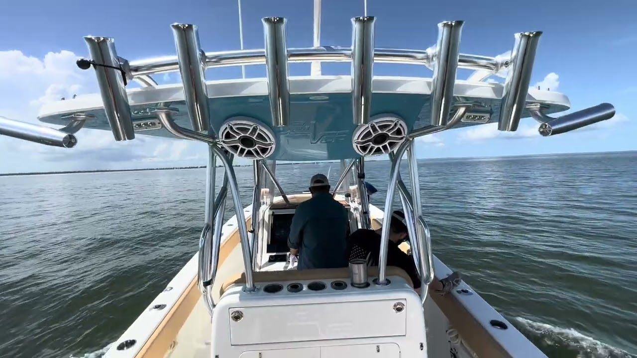 2022 SeaVee 322z w/ Twin Mercury 300's (106 hrs) ***Located in Bokeelia FL