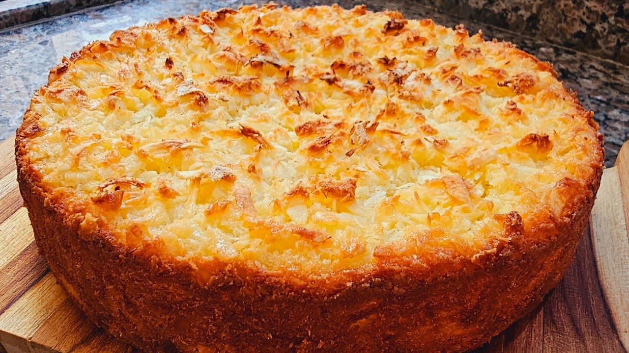 SEM TRIGO - BOLO DE MANDIOCA COM COCO  ( bolo aipim, macacheira )