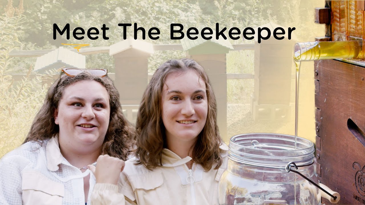 “There’s no way it’s this easy” This red hive makes honey that tastes like herbs and citrus
