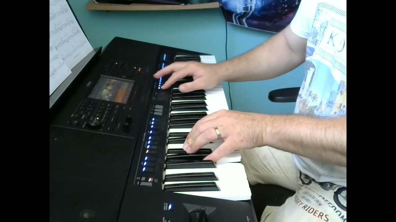 Supergirl - Keyboard Yamaha SX 700