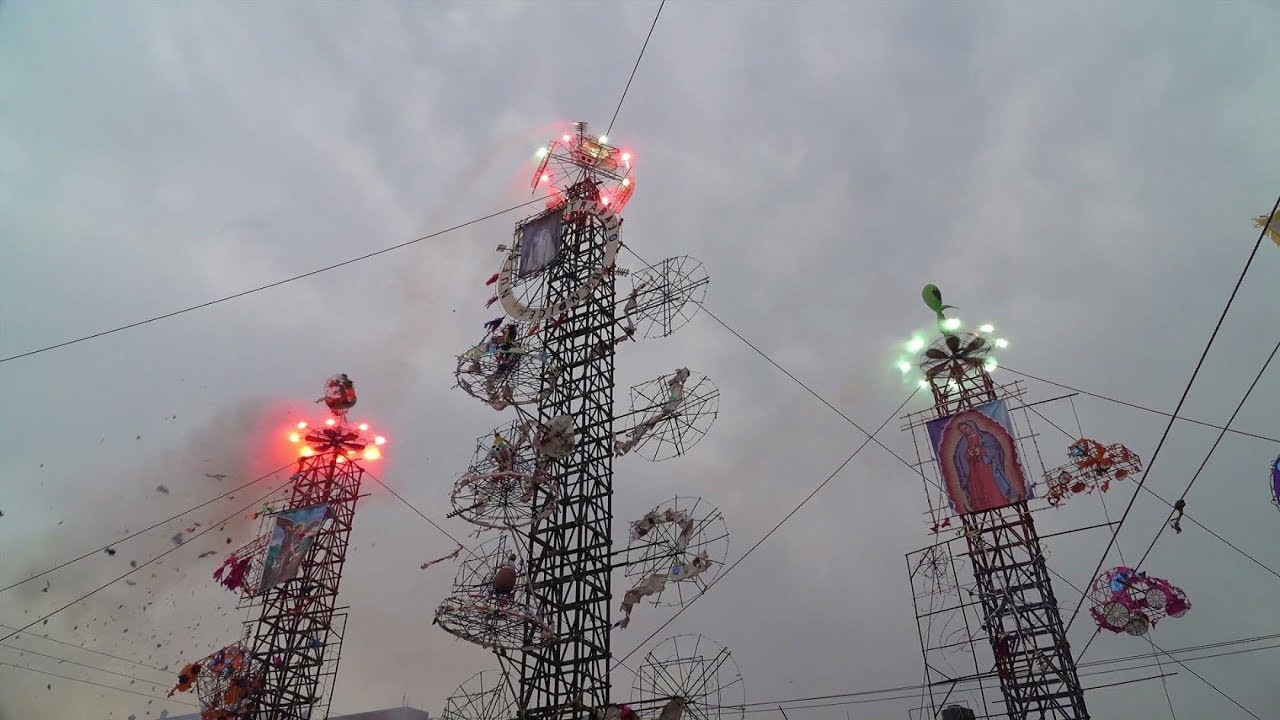 Tultepec, Mexico - Castillos de Dia - 04.03.2019  1/4